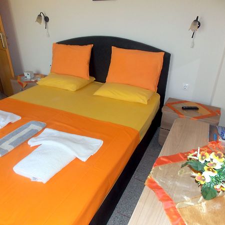 Nikos Apartments Ситония Екстериор снимка