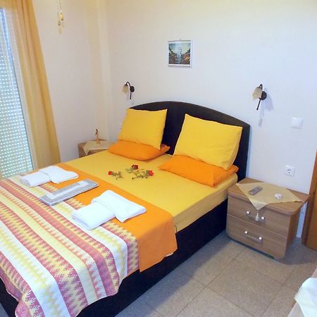 Nikos Apartments Ситония Екстериор снимка